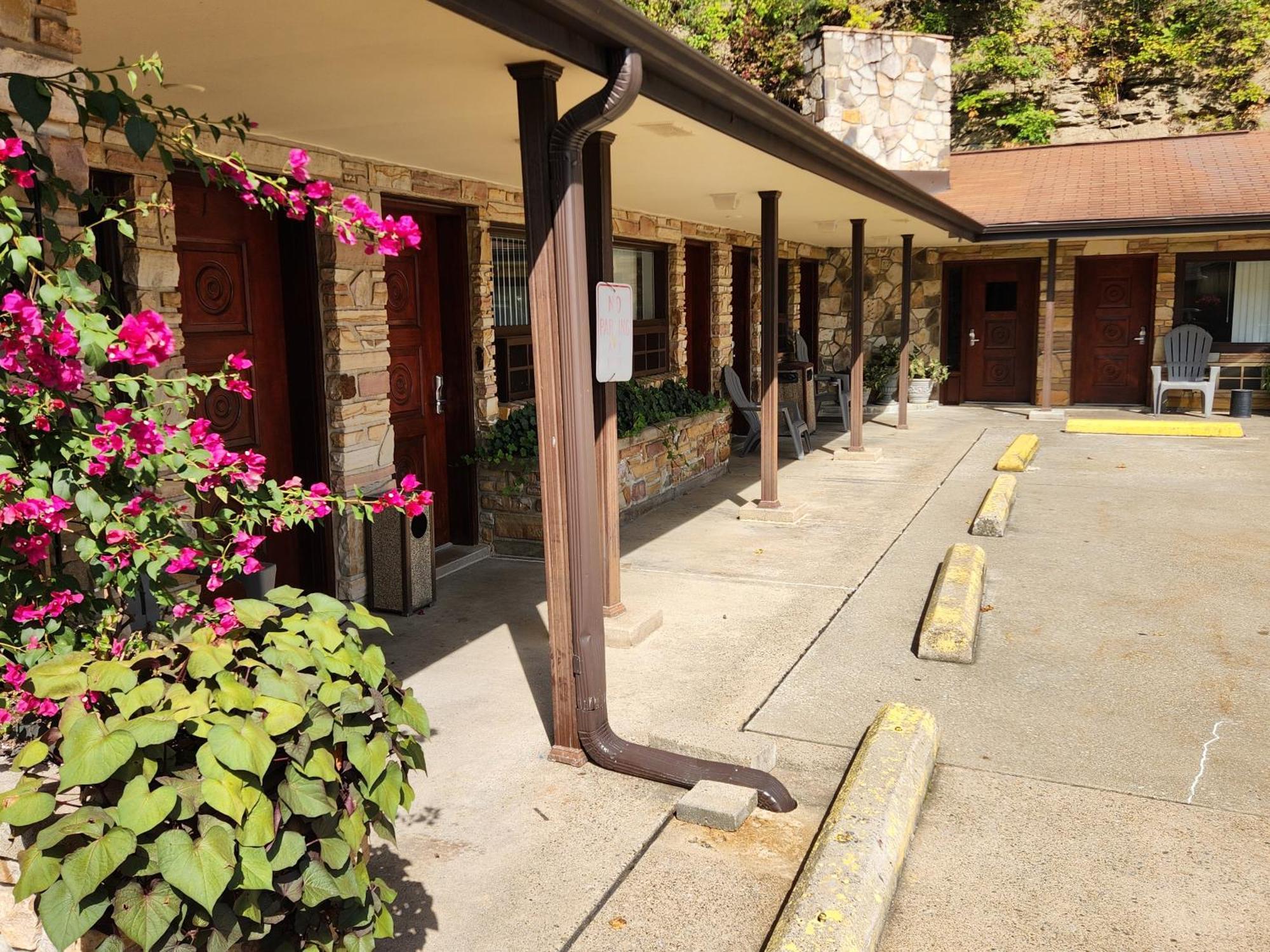 Jefferson Hills Motel Clairton Ngoại thất bức ảnh